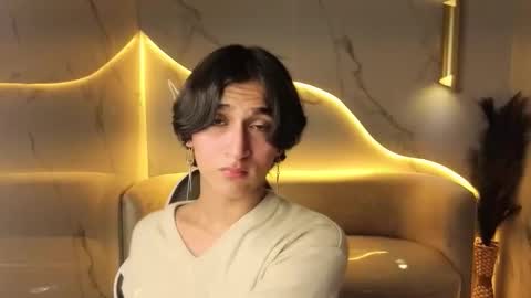 Zoe online show from November 22, 2025, 8:08 pm