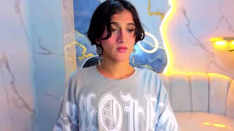 Zoe online show from December 20, 2025, 1:07 pm