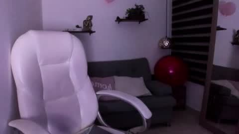 Zoe online show from November 23, 2025, 2:06 pm