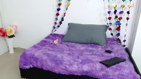 Snapshot of zoe_velvet chatting on February 15, 2025, 8:33 am Carolina online show from February 15, 2025, 8:33 am