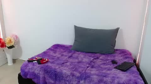 Snapshot of zoe_velvet chatting on February 21, 2025, 5:46 am Carolina online show from February 21, 2025, 5:46 am