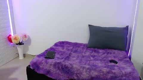 Snapshot of zoe_velvet chatting on March 5, 2025, 10:11 am Carolina online show from March 5, 2025, 10:11 am