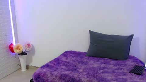 Snapshot of zoe_velvet chatting on March 7, 2025, 4:24 am Carolina online show from March 7, 2025, 4:24 am