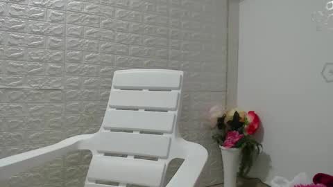 Snapshot of zoe_velvet chatting on October 23, 2025, 9:35 pm Carolina online show from October 23, 2025, 9:35 pm