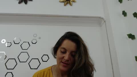 Snapshot of zoe_velvet chatting on November 6, 2025, 10:10 pm Carolina online show from November 6, 2025, 10:10 pm