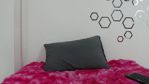 Snapshot of zoe_velvet chatting on November 21, 2025, 8:51 pm Carolina online show from November 21, 2025, 8:51 pm