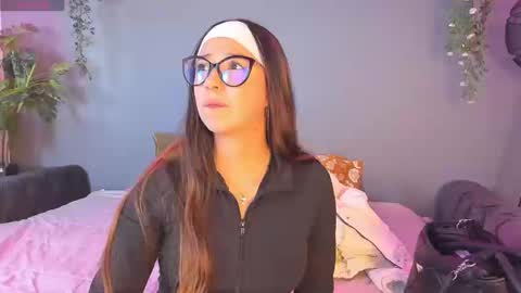 Snapshot of zoe_xra chatting on September 17, 2025, 8:10 pm Zoe online show from September 17, 2025, 8:10 pm