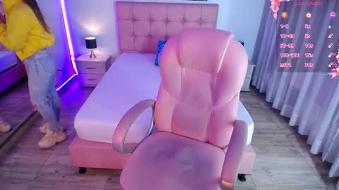 Snapshot of zoee_joness chatting on February 12, 2025, 12:01 pm zoe online show from February 12, 2025, 12:01 pm