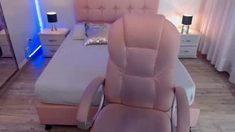 Snapshot of zoee_joness chatting on November 11, 2025, 3:06 am zoe online show from November 11, 2025, 3:06 am