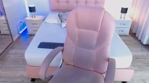 Snapshot of zoee_joness chatting on November 13, 2025, 4:11 am zoe online show from November 13, 2025, 4:11 am