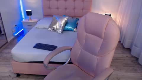 Snapshot of zoee_joness chatting on November 27, 2025, 2:13 am zoe online show from November 27, 2025, 2:13 am