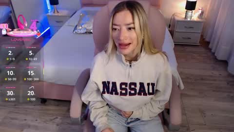 Snapshot of zoee_joness chatting on December 3, 2025, 3:03 am zoe online show from December 3, 2025, 3:03 am