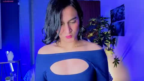 Snapshot of zoee_kiss_ chatting on June 14, 2026, 5:53 am ZOE online show from June 14, 2026, 5:53 am