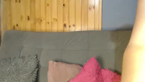 Snapshot of zoee_t chatting on September 15, 2025, 1:16 am Zoee online show from September 15, 2025, 1:16 am