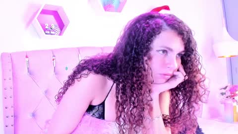 Zoe online show from December 21, 2024, 8:10 pm