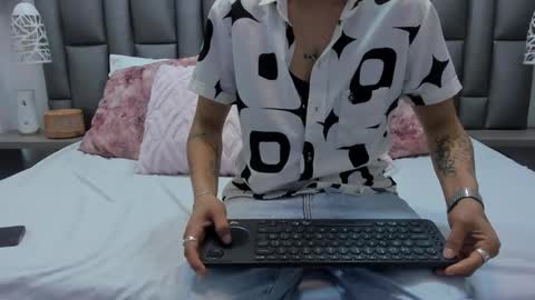 Zoe Krug online show from February 21, 2026, 1:12 pm