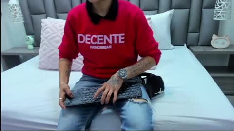 Zoe Krug online show from April 13, 2026, 12:21 pm