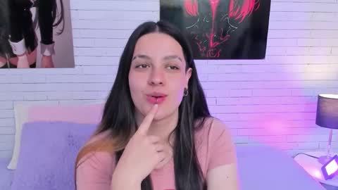 ZOE  online show from November 8, 2025, 4:56 am