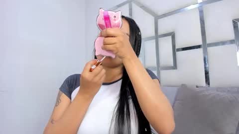 ZoeSwam online show from November 17, 2025, 3:23 am