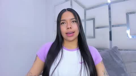 ZoeSwam online show from December 14, 2025, 11:48 am