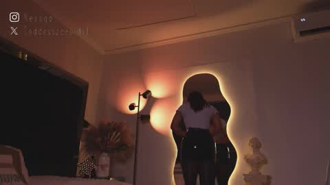 zoevidal_ online show from February 22, 2026, 11:53 am