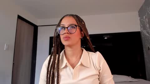 Zoe online show from October 3, 2025, 2:58 pm