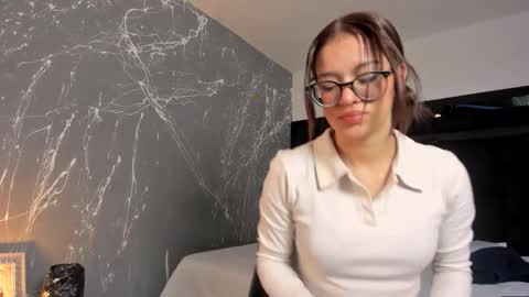 Zoe online show from October 20, 2025, 1:11 pm