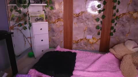 zoey fox  online show from April 18, 2026, 1:20 am