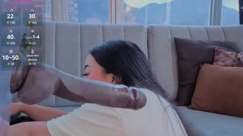 zoey thommpson online show from October 30, 2025, 3:24 pm