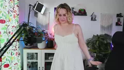 Zoey Ryan online show from August 5, 2026, 7:17 pm