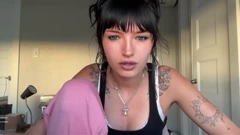 zoeyyb666 online show from July 3, 2026, 2:29 am