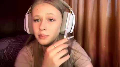 Snapshot of zofiahoetger chatting on February 20, 2026, 8:38 am Lisa online show from February 20, 2026, 8:38 am