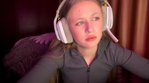 Snapshot of zofiahoetger chatting on February 22, 2026, 8:24 am Lisa online show from February 22, 2026, 8:24 am