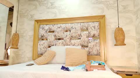 zoley  online show from December 16, 2025, 3:11 am