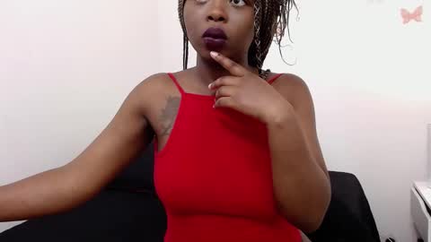 Snapshot of zooee_p chatting on December 14, 2024, 4:31 pm Zooe online show from December 14, 2024, 4:31 pm