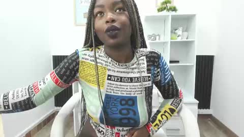 Snapshot of zooee_p chatting on January 8, 2025, 11:43 am Zooe online show from January 8, 2025, 11:43 am