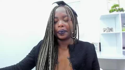 Snapshot of zooee_p chatting on January 8, 2025, 2:46 pm Zooe online show from January 8, 2025, 2:46 pm