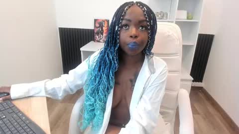 Snapshot of zooee_p chatting on January 15, 2025, 11:43 am Zooe online show from January 15, 2025, 11:43 am