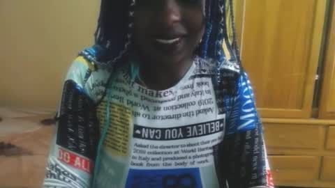 Snapshot of zooee_p chatting on January 29, 2025, 7:32 pm Zooe online show from January 29, 2025, 7:32 pm