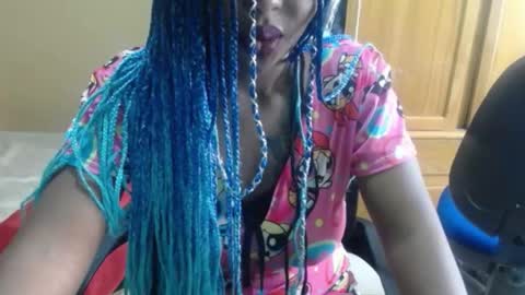 Snapshot of zooee_p chatting on February 3, 2025, 1:30 pm Zooe online show from February 3, 2025, 1:30 pm