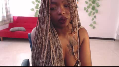 Snapshot of zooee_p chatting on September 17, 2025, 2:30 pm Zooe online show from September 17, 2025, 2:30 pm