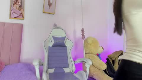 Zoe online show from April 15, 2026, 12:12 pm