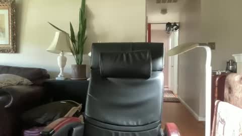 Snapshot of zorakload chatting on October 5, 2025, 3:32 pm Jesse online show from October 5, 2025, 3:32 pm