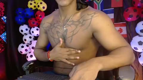 Snapshot of zoriel_derox chatting on June 22, 2026, 6:27 pm Zoriel online show from June 22, 2026, 6:27 pm