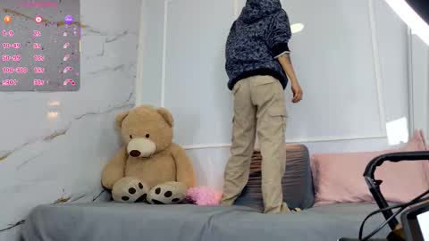 Snapshot of zorravioleta chatting on March 6, 2026, 12:01 pm Violeta online show from March 6, 2026, 12:01 pm