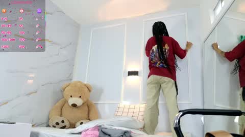 Snapshot of zorravioleta chatting on March 27, 2026, 12:05 pm Violeta online show from March 27, 2026, 12:05 pm