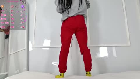 Snapshot of zorravioleta chatting on April 1, 2026, 12:17 pm Violeta online show from April 1, 2026, 12:17 pm