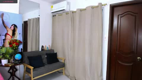 zou_quira online show from March 3, 2026, 1:45 am