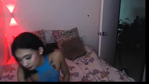 Snapshot of zue_sexy_aasian chatting on December 20, 2025, 6:48 pm Zoe online show from December 20, 2025, 6:48 pm