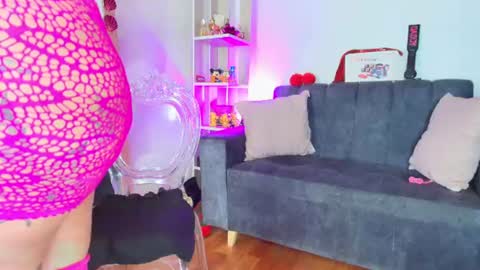 zully_green online show from August 2, 2026, 4:33 am